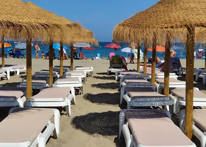 Modern 2 Bedroom Apartment 100 M From The Beach