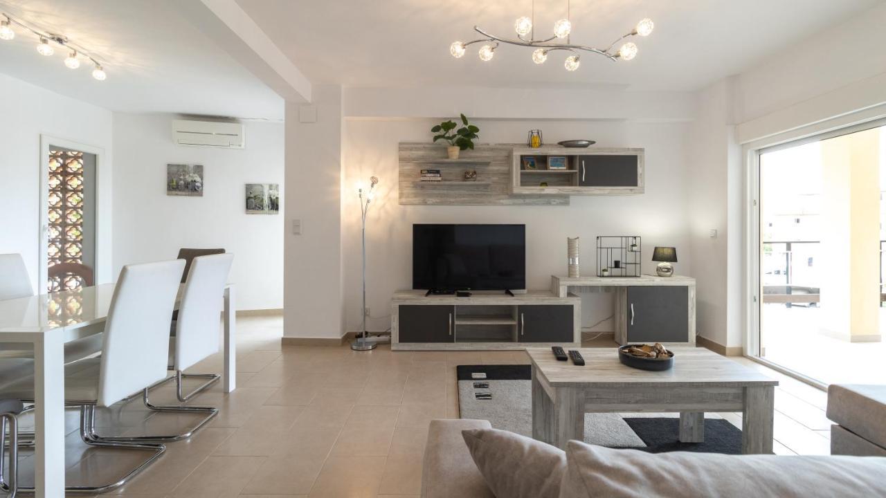 Apartamento Modern 2 Bedroom 100 M From The