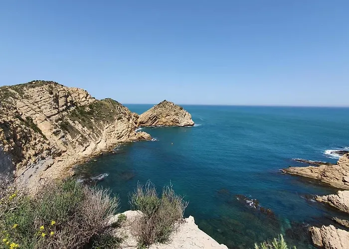 Modern 2 Bedroom Apartment 100 M From The Beach