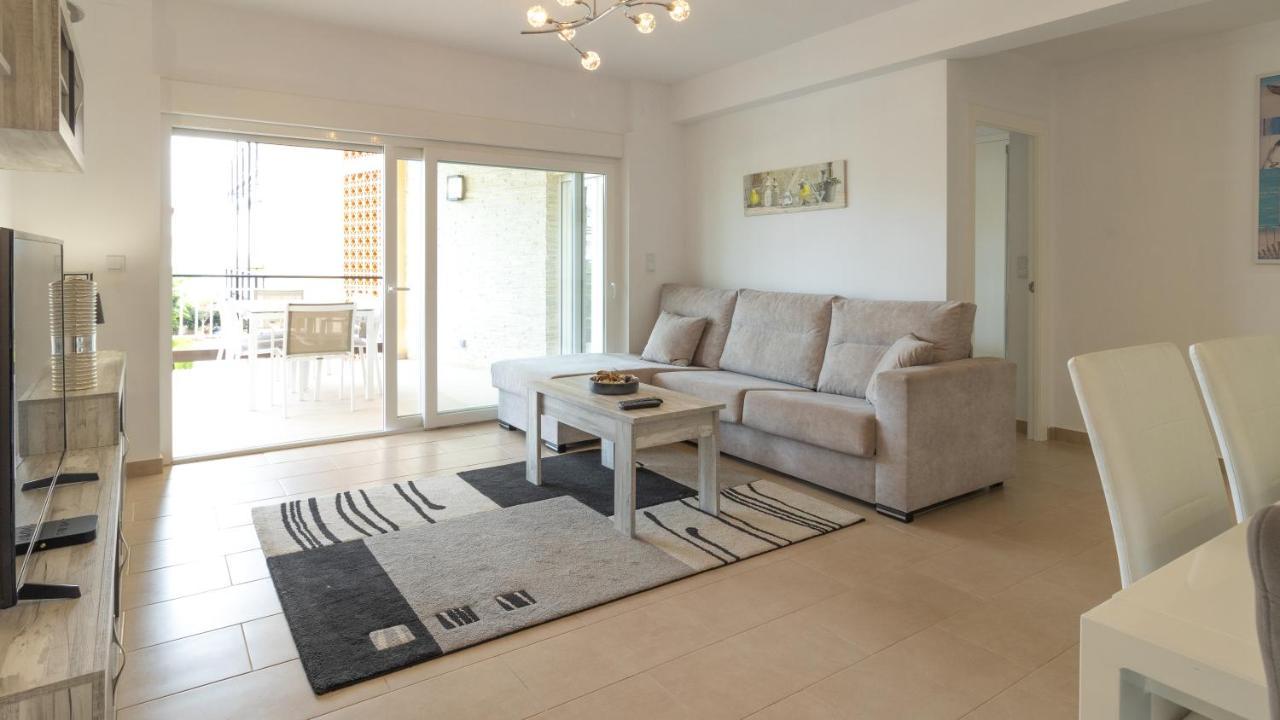 Modern 2 Bedroom 100 M From The Apartment *
