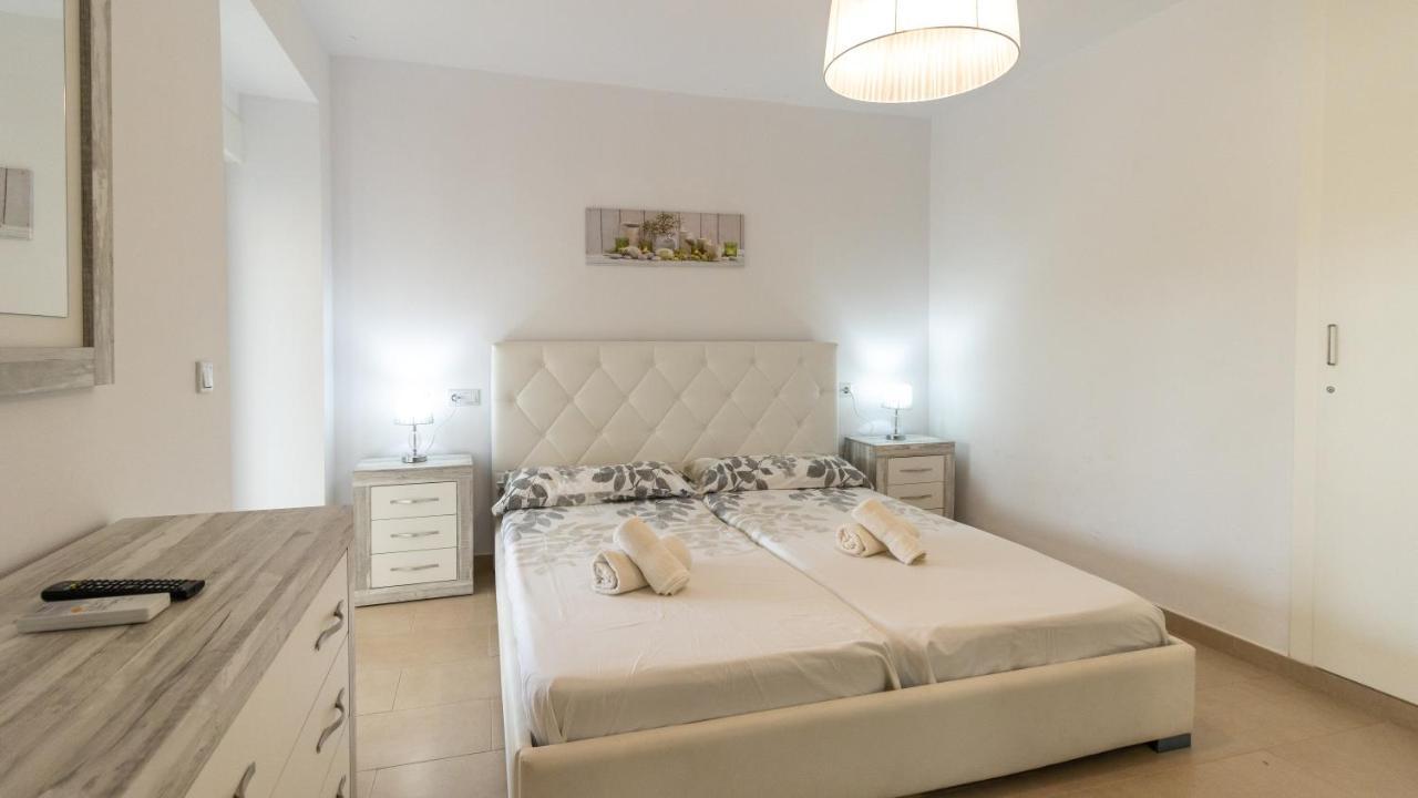 Modern 2 Bedroom 100 M From The Jávea