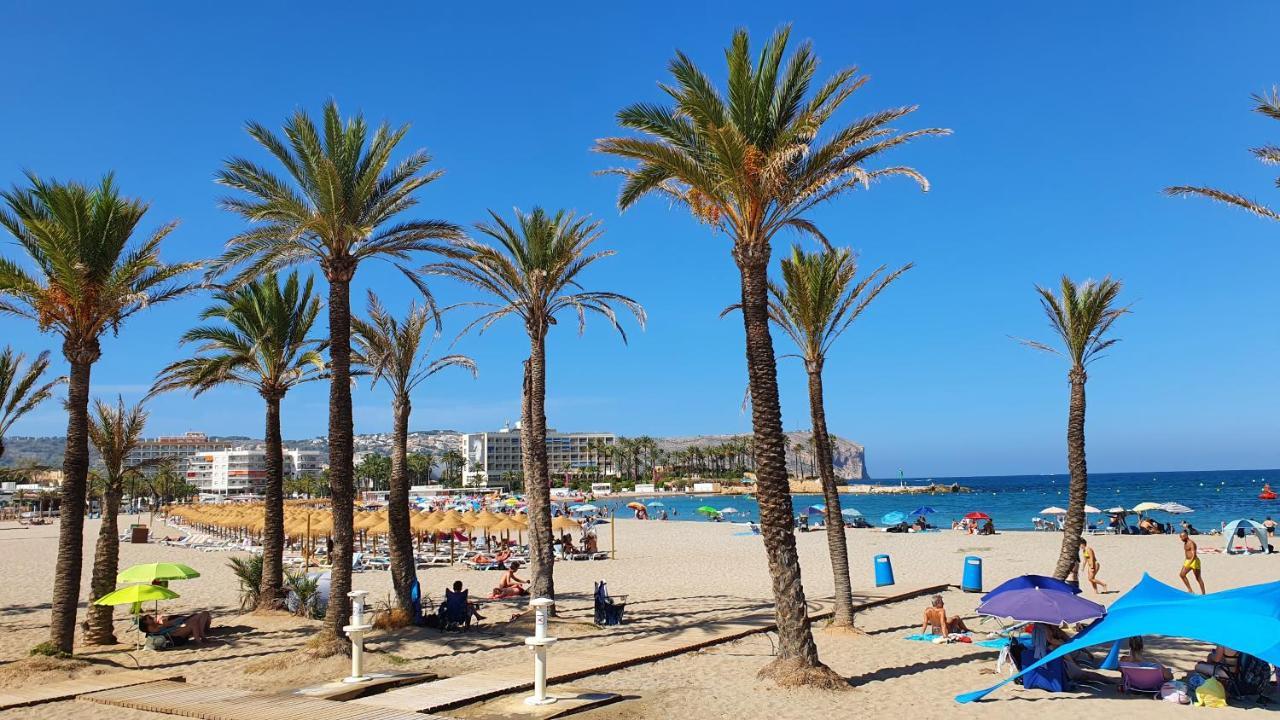 Apartment Modern 2 Bedroom 100 M From The